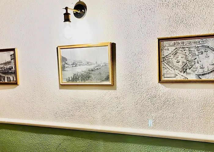 Airport Torre Clementina 菲乌米奇诺